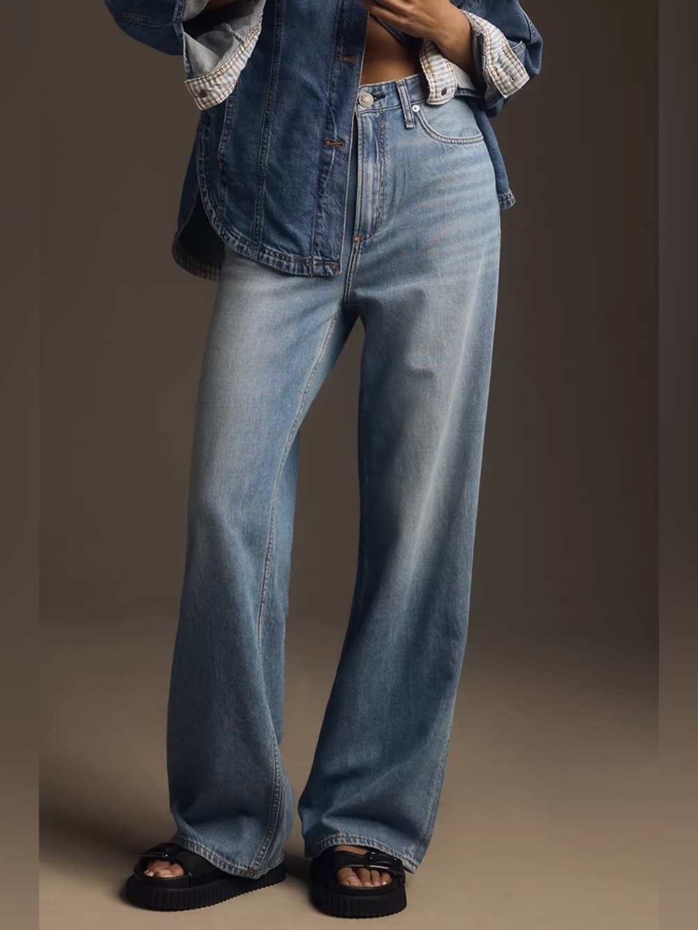 Rag & Bone Featherweight Logan Mid-Rise Wide Leg Jean in Shade Audrey - Picture 2 of 12